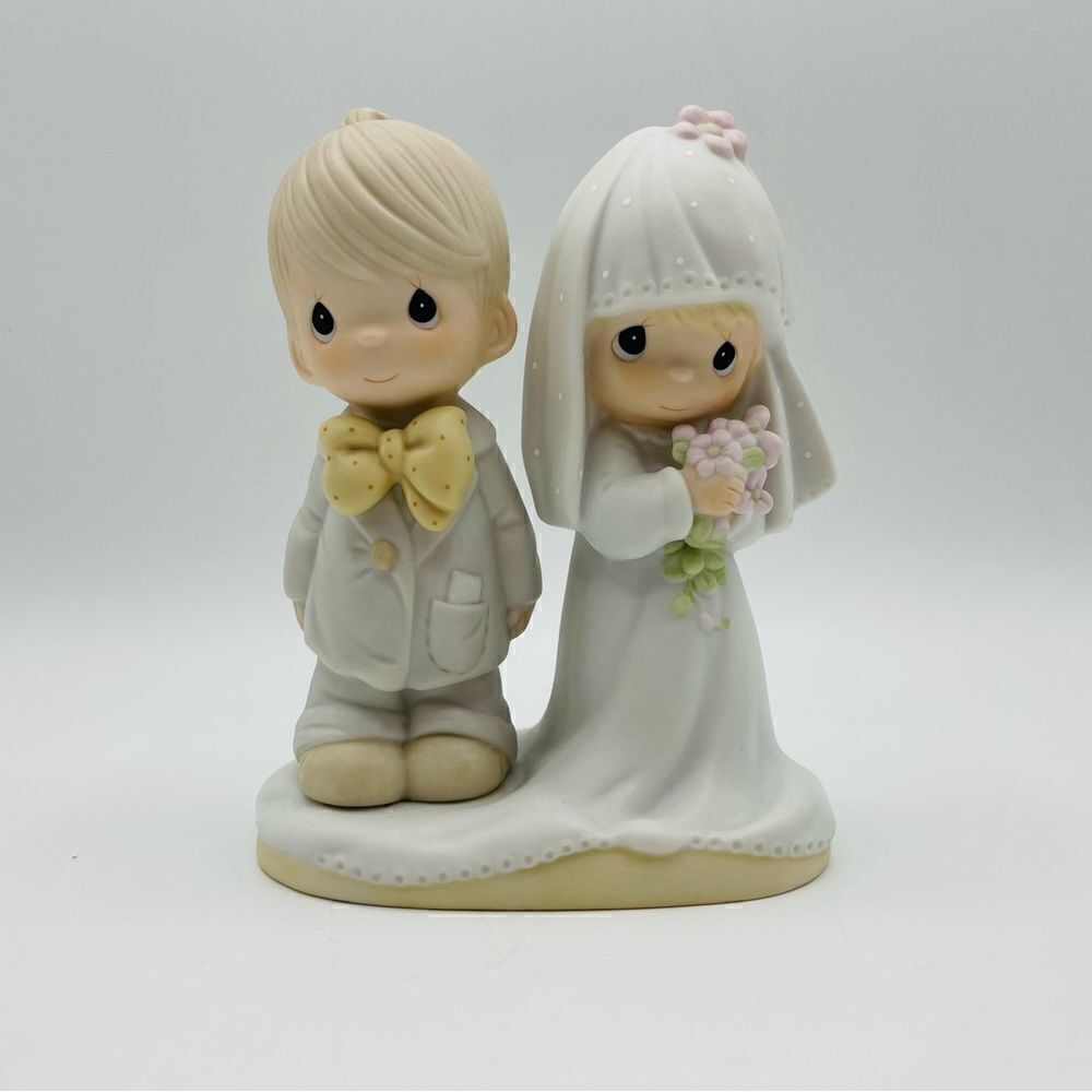 Enesco Precious Moments Bride and Groom The Lord Bless You and Keep You Figurine